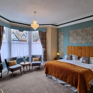The Cavendish Guest house Scarborough